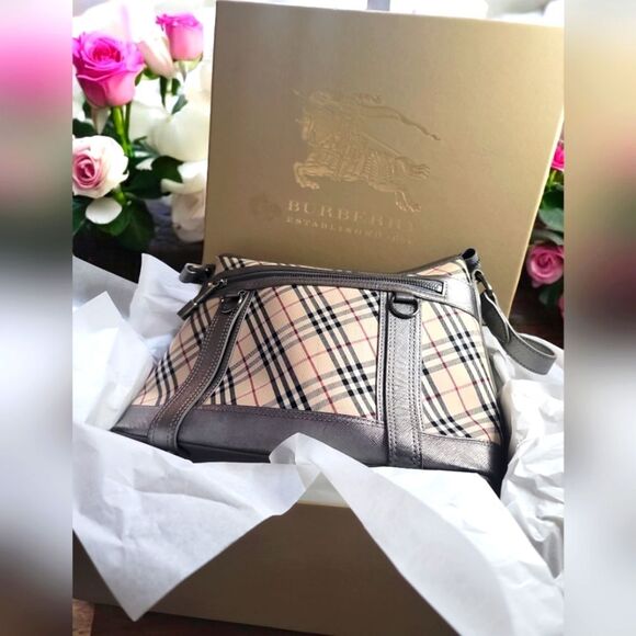 BURBERRY Silver House Check Canvas Tote Medium in Box in Great Condition - Picture 3 of 13